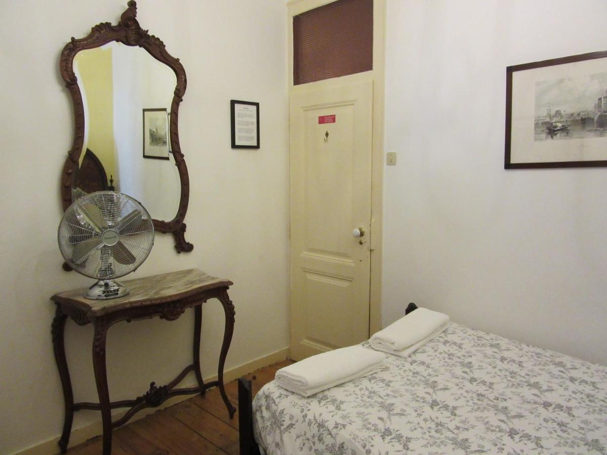 Family Macedo Bed & Breakfast Lisbon Exterior photo